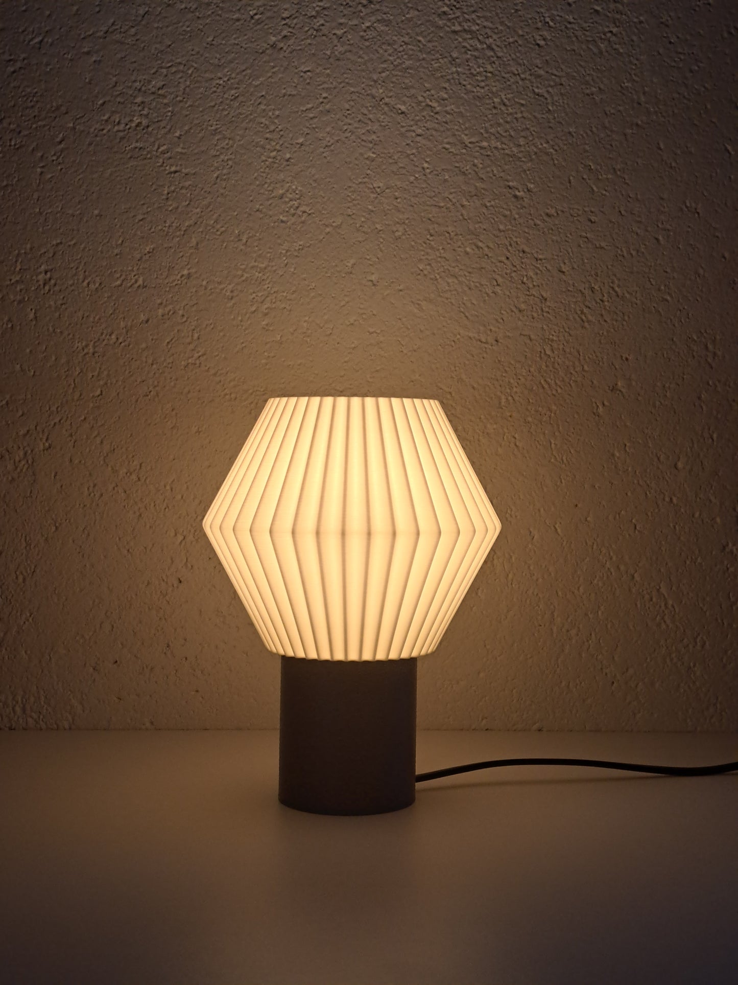 Table lamp “Geometric Glow”
