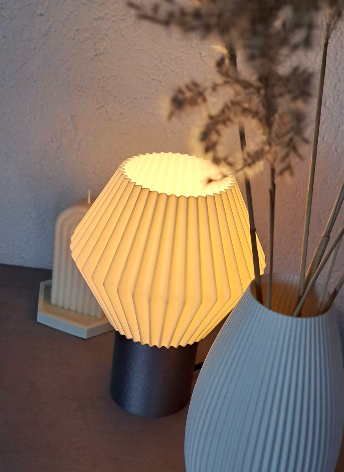 Table lamp “Geometric Glow”