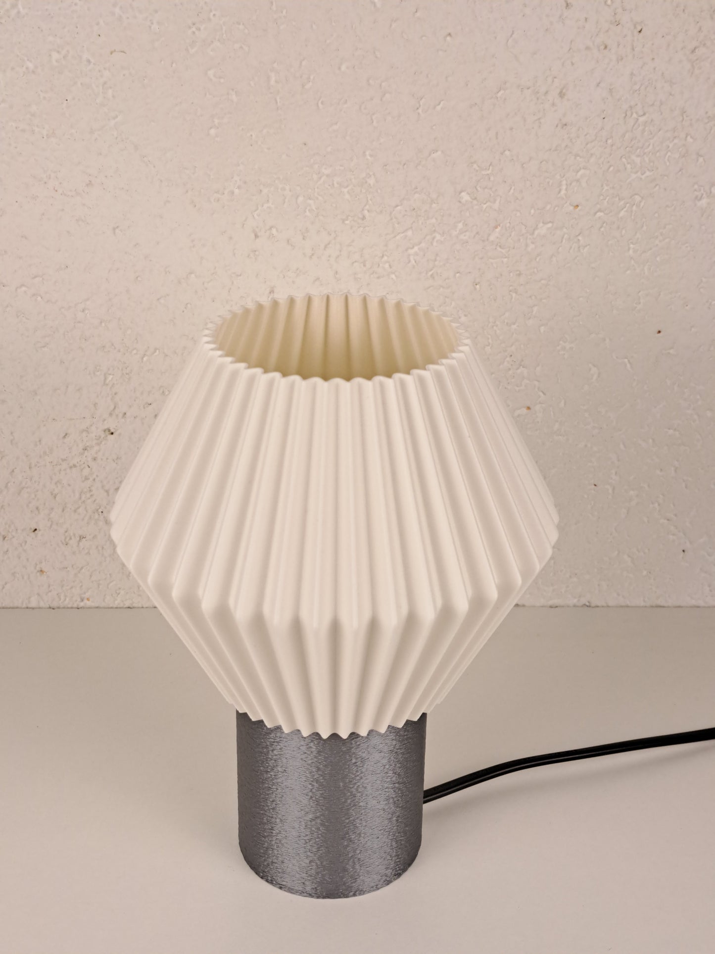 Table lamp “Geometric Glow”